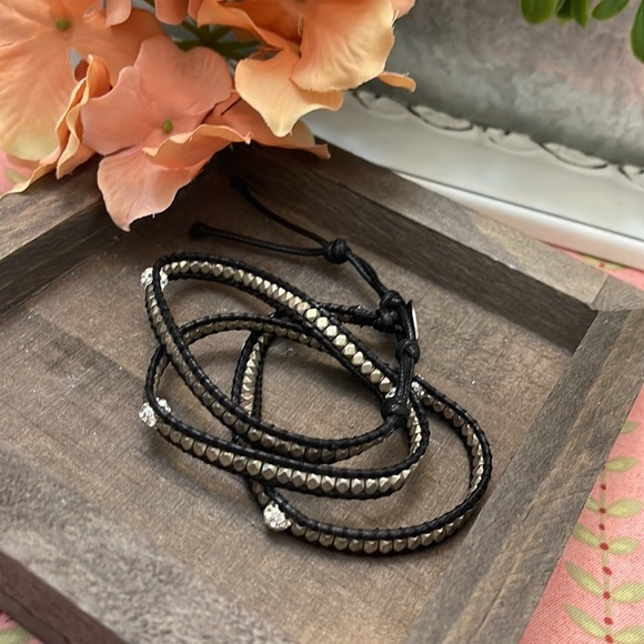 JBloom Black and Silver Beaded Wrap - Picture 4 of 6